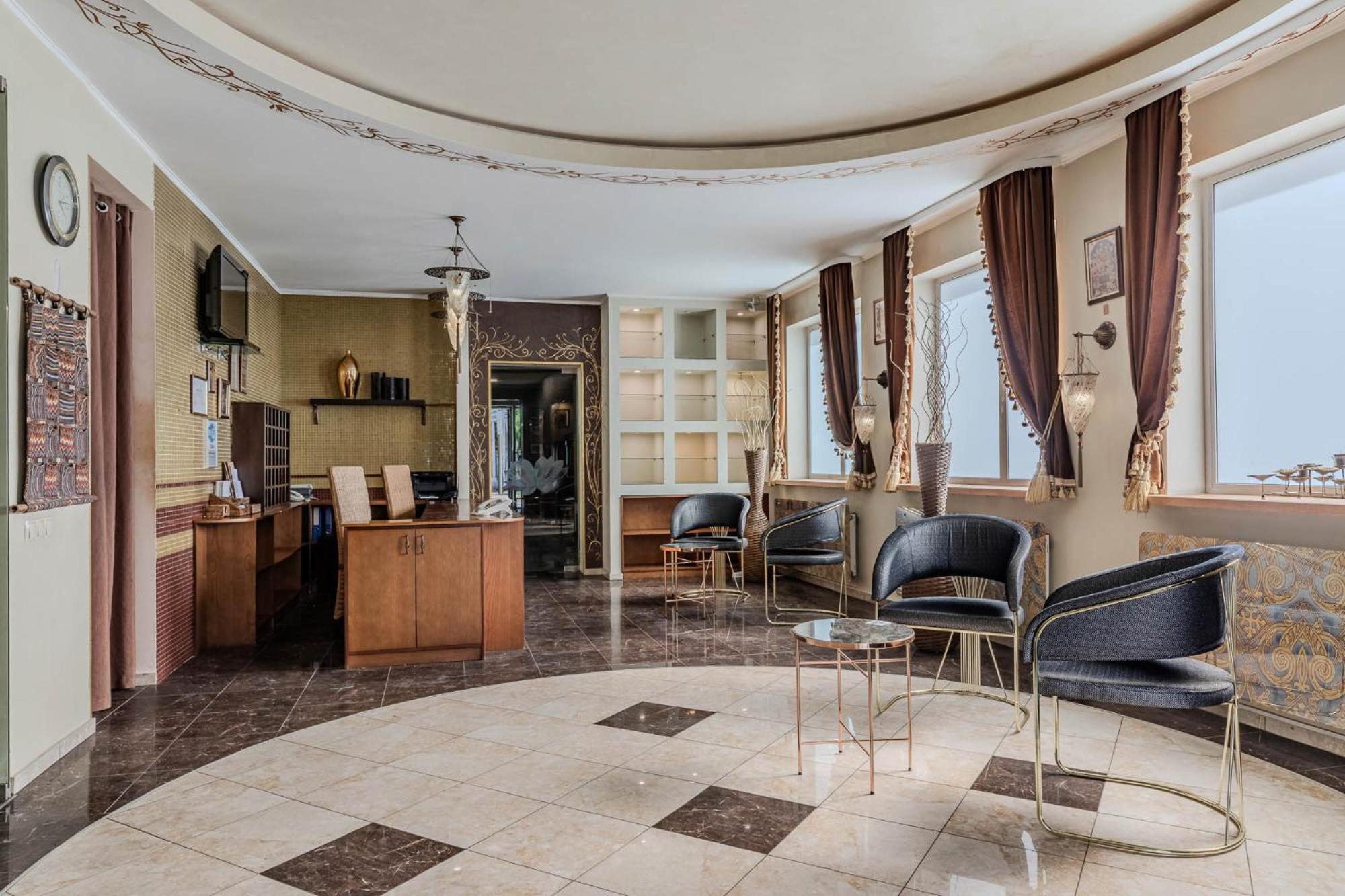 Seasons Spa Boutique Hotel Kozyn Dış mekan fotoğraf