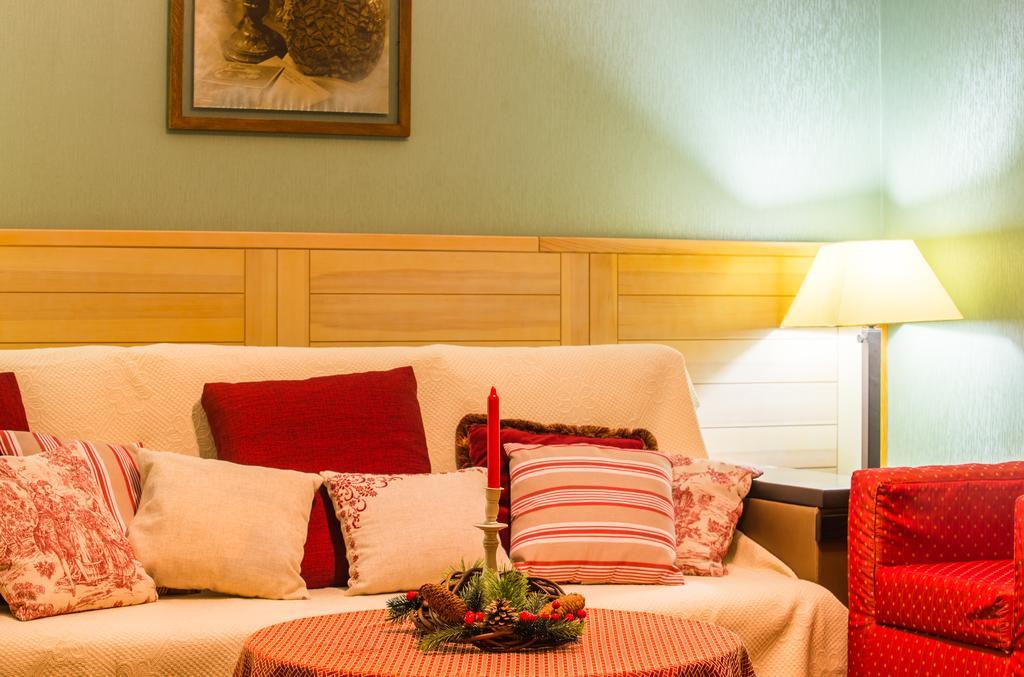 Seasons Spa Boutique Hotel Kozyn Dış mekan fotoğraf