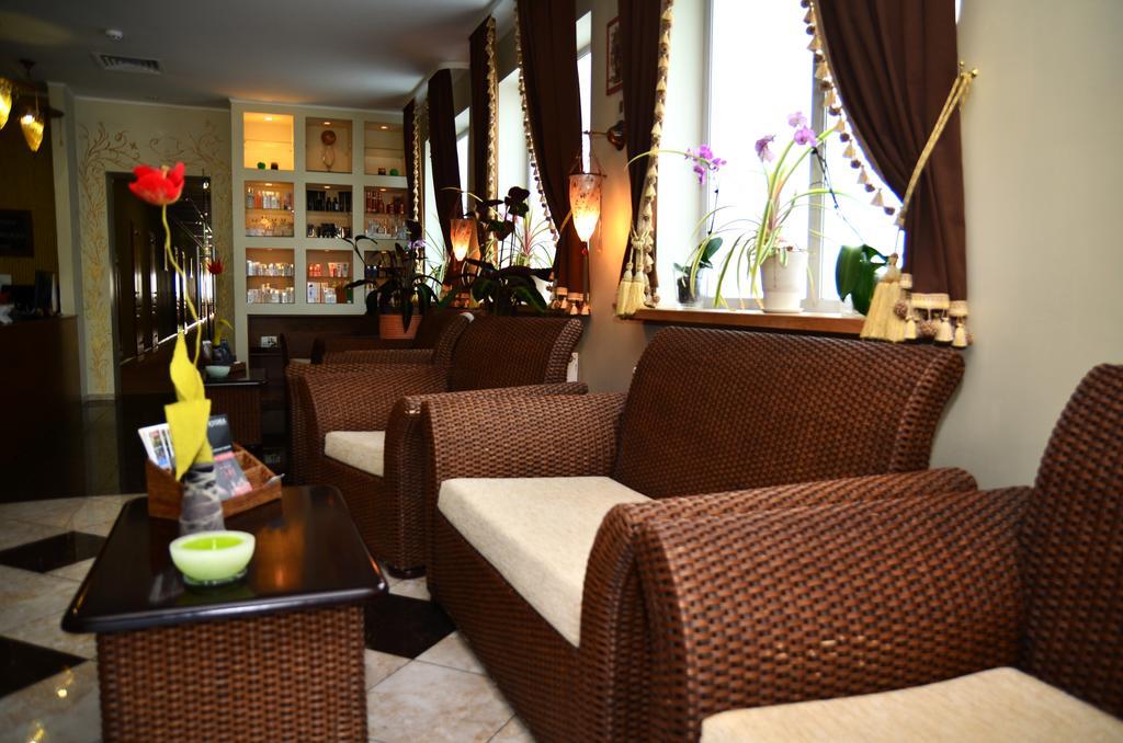 Seasons Spa Boutique Hotel Kozyn Dış mekan fotoğraf
